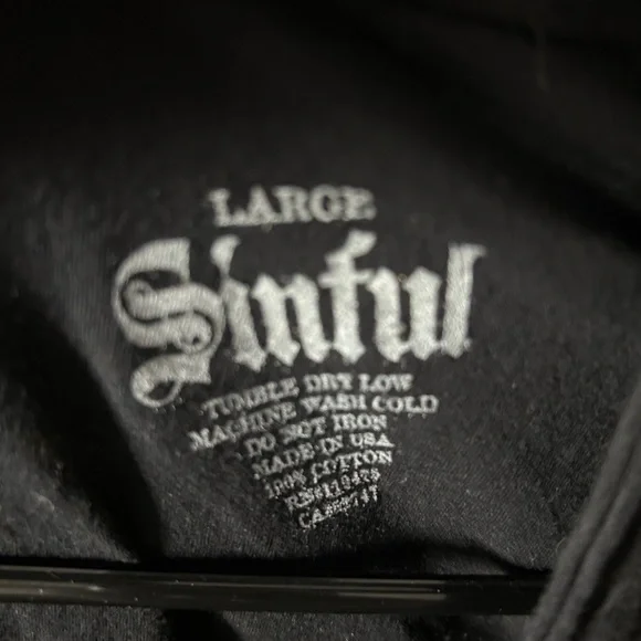 Black Graphic Women's Top new w/o tags - Picture 4 of 4